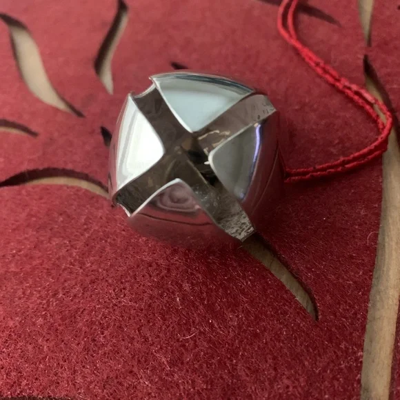 2000 Neiman Marcus Vintage Silver Bell Keychain - Picture 8 of 8